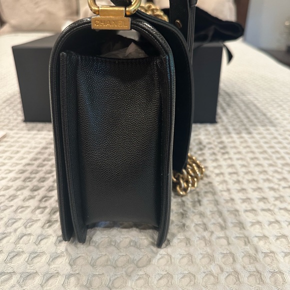 Authentic Chanel boy bag in excellent condition. - Picture 7 of 13